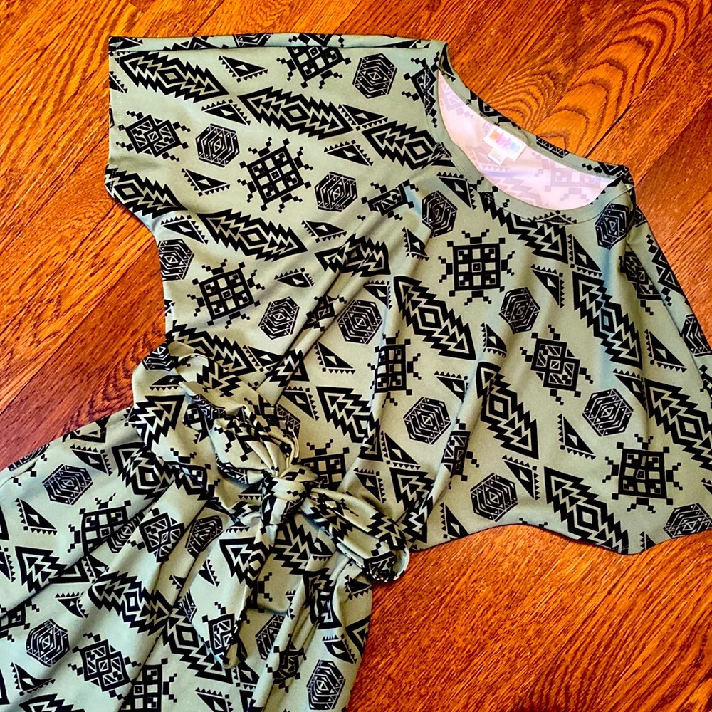 LulaRoe Marly Aztec 2XL